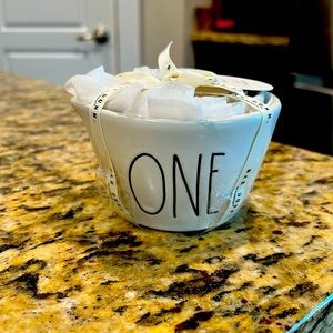 Rae Dunn white measuring cups